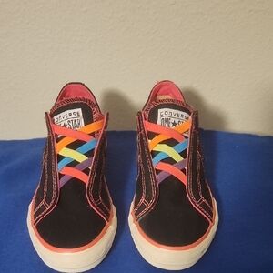 Converse Black and Pink Sneakers with Classic Style